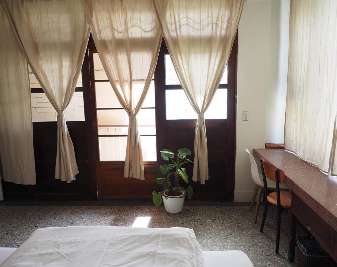 H. 1967 Hotel Changhua City Exterior photo